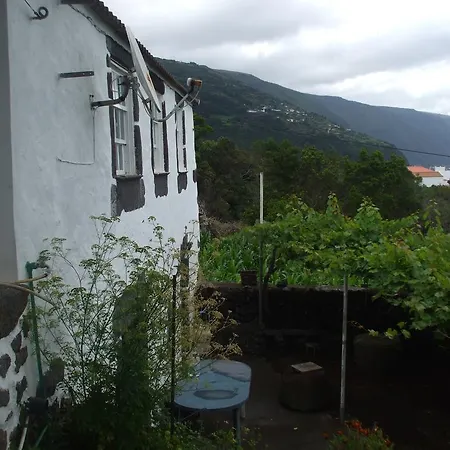 Adega Do Batista Tatil Evi Calheta (Azores)